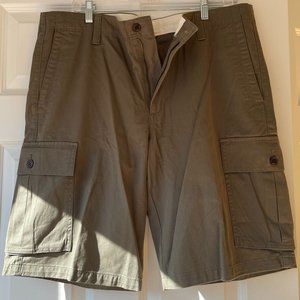 NWT Men's Docker khaki cargo shorts size 38.